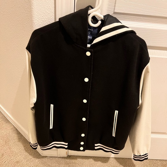 Varsity jacket - Picture 3 of 3